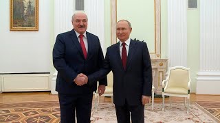 Путин душит Лукашенко в братских объятиях