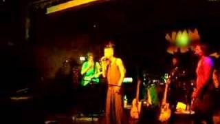 Axl Makana - Was ist los