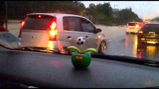 Banji kilat di jalan sulaman Kota Kinabalu (1)