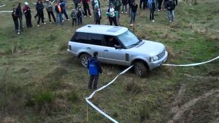 Range Rover, winter tyres, slippery grass