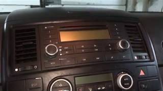 Фольксваген Т-5 2.5тди R5 снятие и установка рамки климата и CD проигрователя