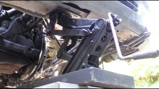Автомобильный подъёмник из домкрата ВАЗ 2110.