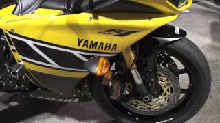 YAMAHA R1 and R6 -- A Walk Around