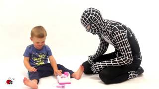 Super William и Черный Человек Паук играем вместе в кассовый аппарат