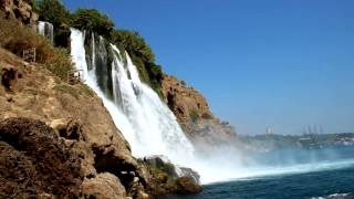 Водопад, прогулка по водопаду на средиземном море