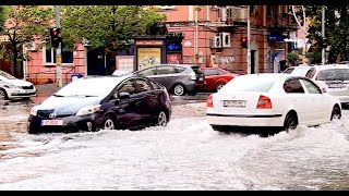 წყალდიდობა და კილომეტრებიანი საცობი ბათუმში - ვიდეო