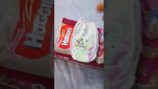 «Видеообзор Трусиков-подгузников Huggies Pants 4 Mega для девочек 52 шт из магазина Rozetka»