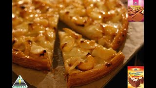 Пирог с яблоками и корицей