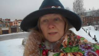 На видео Я (Татиана Салмановна Мактум Сайфуддин) 16.12.18 в шляпе