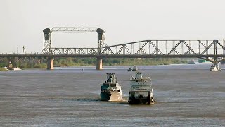 Корабли Каспийской флотилии примут участие в параде в День ВМФ