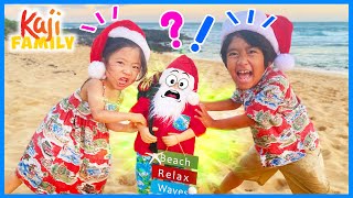 We brought Santa to the Beach for Christmas Photos!