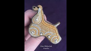 Брошь собачка из бисера