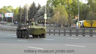 Колонна бронетранспортеров БТР-82А на максимальной скорости