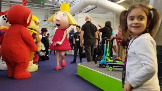 Emily Meeting Her Friends- Best Costume Runway Show for Kids