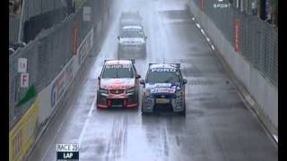 Sydney Telstra 500 2010 - Huge Crash in the Wet Turn 5