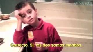 Reaccion de un niño ante una pareja gay.