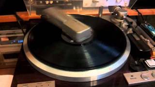 My Lo-D ( Hitachi ) AD-093 LP Cleaner On My Victor QL-Y44F Turntable