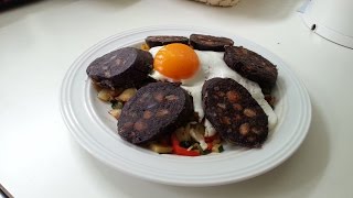 Жаренная картошка с Овощами и Кровяной Колбасой