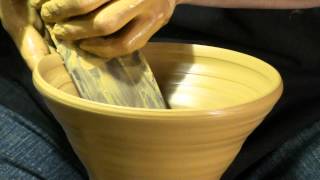 小石原焼ロクロ実演⑦「片口鉢」 Koishiwara-yaki is typical of pottery in japan