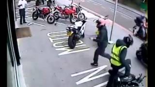 Tentative de braquage de motos Ducati 1199 s par des braqueurs amateurs !