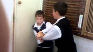 пацаны вальс танцуют