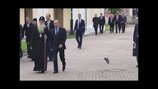 ШОКИРУЮЩЕЕ ВИДЕО! У ПУТИНА В ОХРАНЕ ГОЛУБИ! ПРИКОЛЫ 2017!