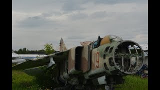 Кладбище ВОЗДУШНОЙ ТЕХНИКИ в "Монино" - ПРЯЧЕМСЯ ОТ ОХРАНЫ