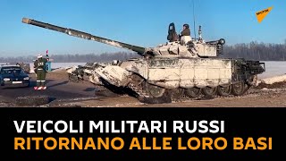 Veicoli militari russi ritornano alle loro basi